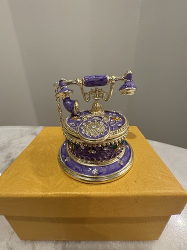 Qifu hand painted purple - hand,